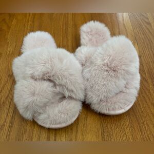 Lauren Conrad Slippers Small (6-7) Blush Pink Faux Fur House Shoes New w/o Tags